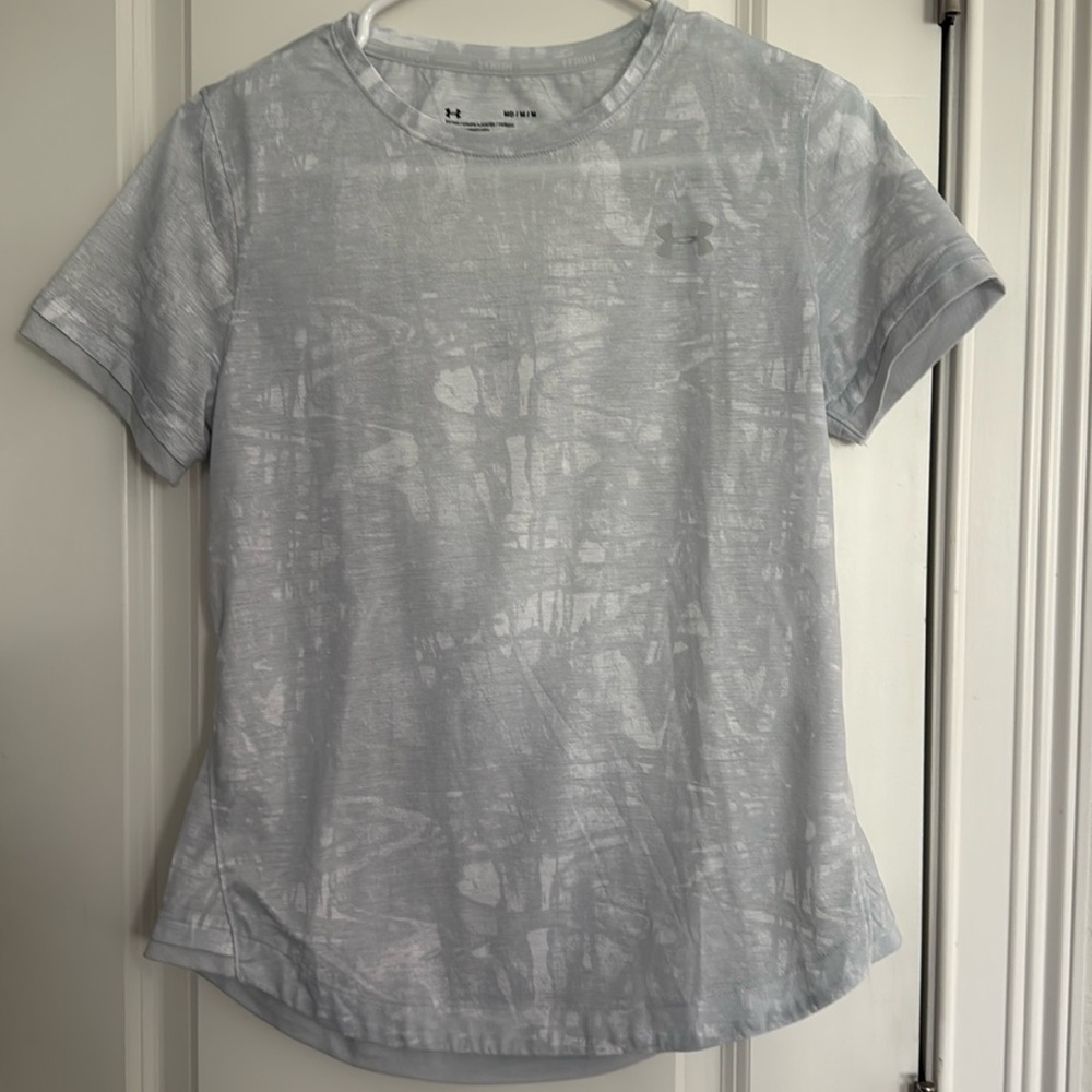 NWOT Under Armour Heat gear T-shirt🎉🥂